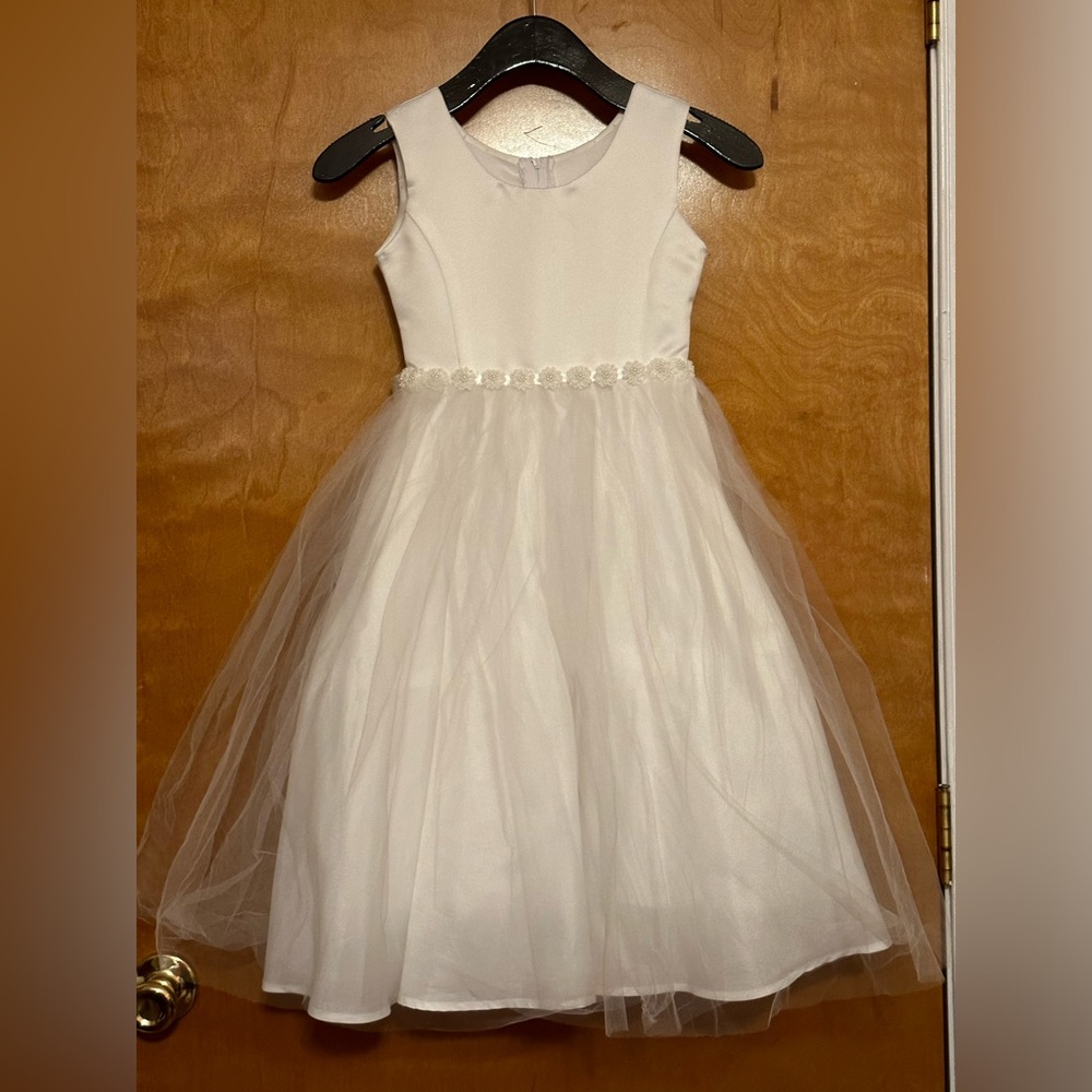 Beautiful party dress.